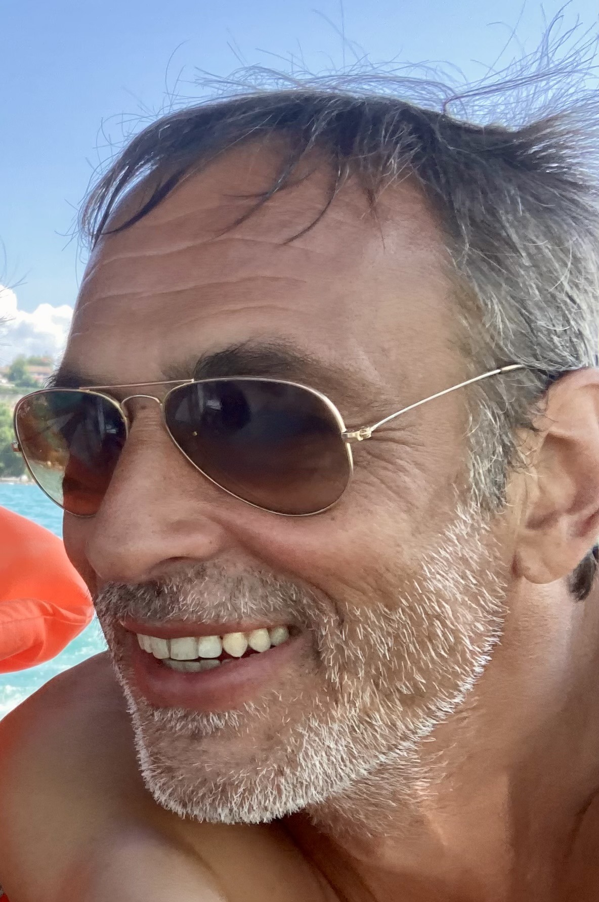 Veasna - Erezée - Luxembourg | Rencontre Discrète