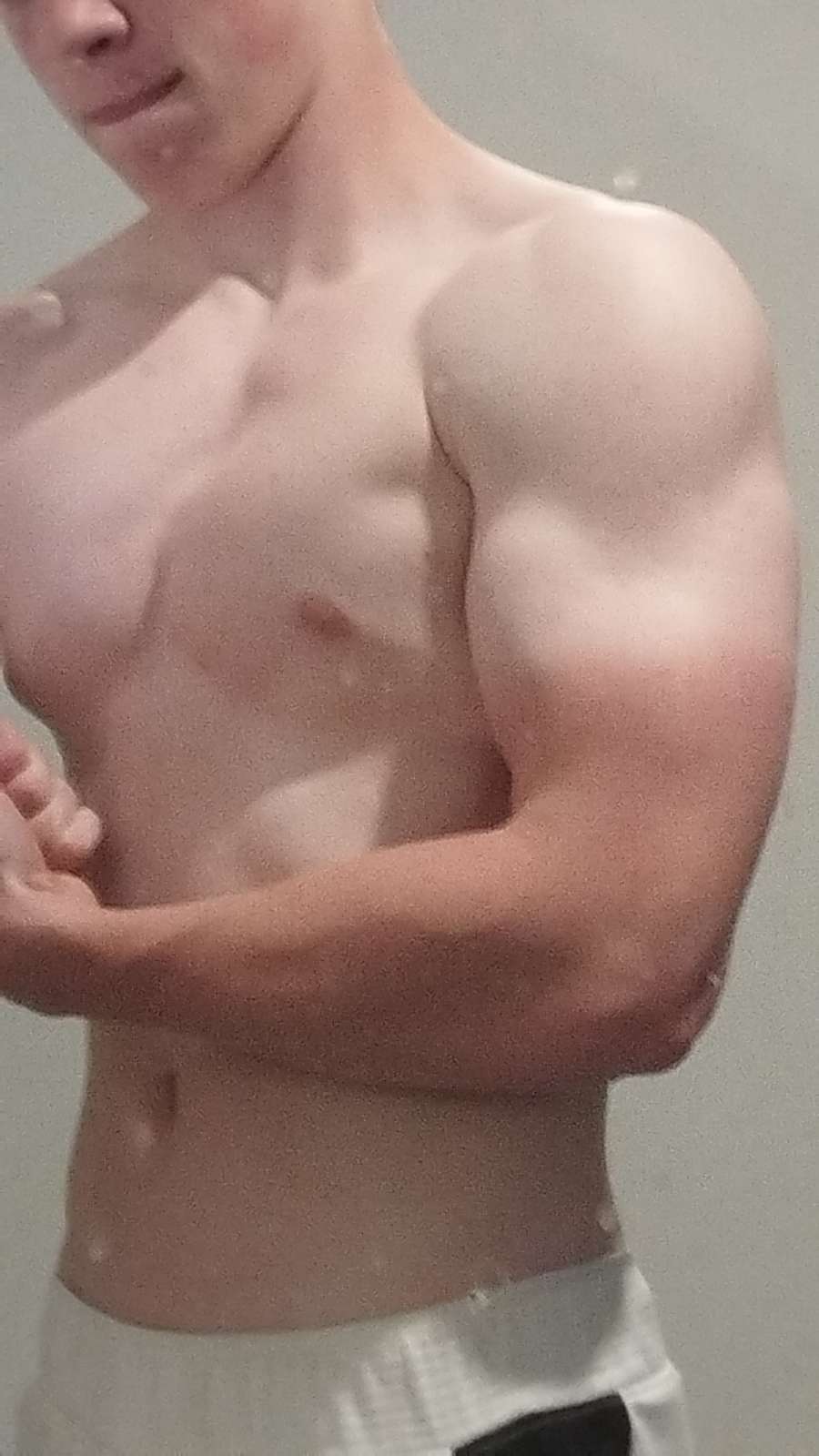 Leopoldo - Huy - Liège | Rencontre Discrète